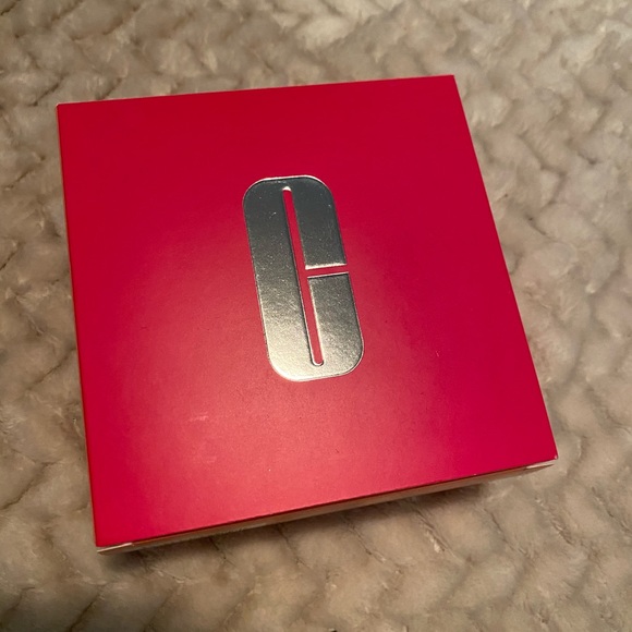 Clinique 4 piece discover skin essentials gift set - Picture 2 of 6